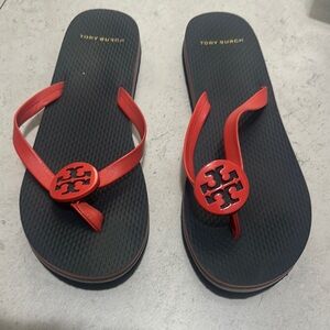 Tory Burch leather strap flip flops size 7